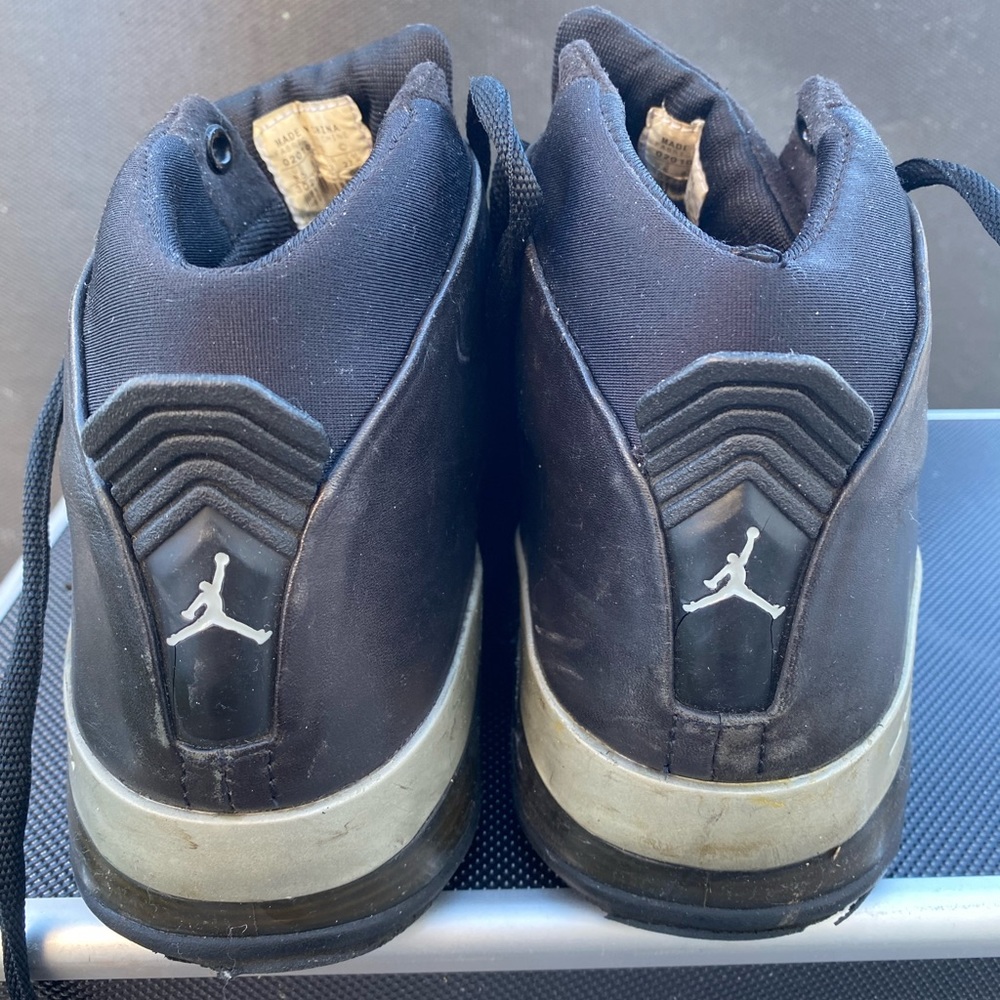 Used Air Jordan 17 Black/Metallic Silver and case